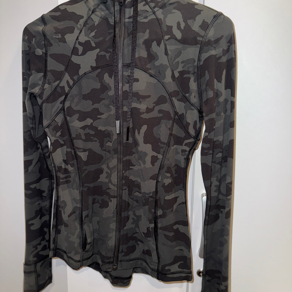 Lululemon Camouflage define nulu jacket